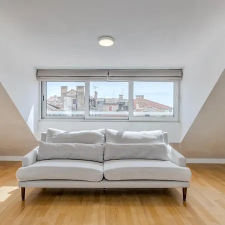 Heritage Carollini Two Floor