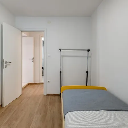 Heritage Carollini Two Floor * Split