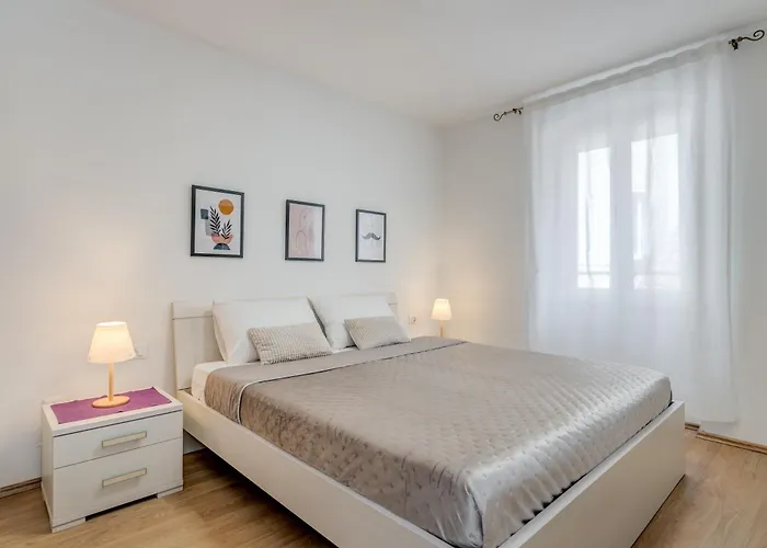 Heritage Carollini Two Floor Apartman Split